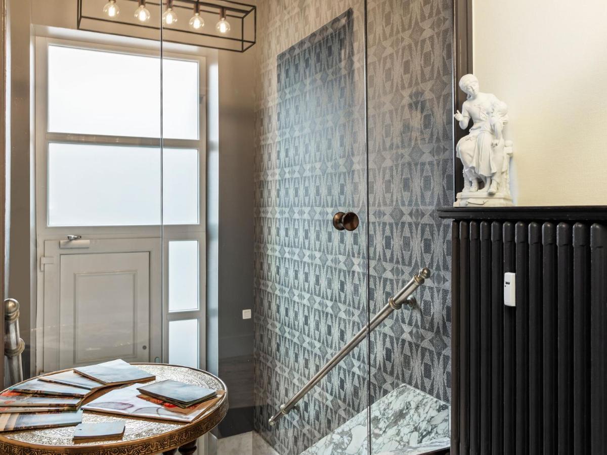 Stylish Apartment In Dinant Near The Maas Екстер'єр фото